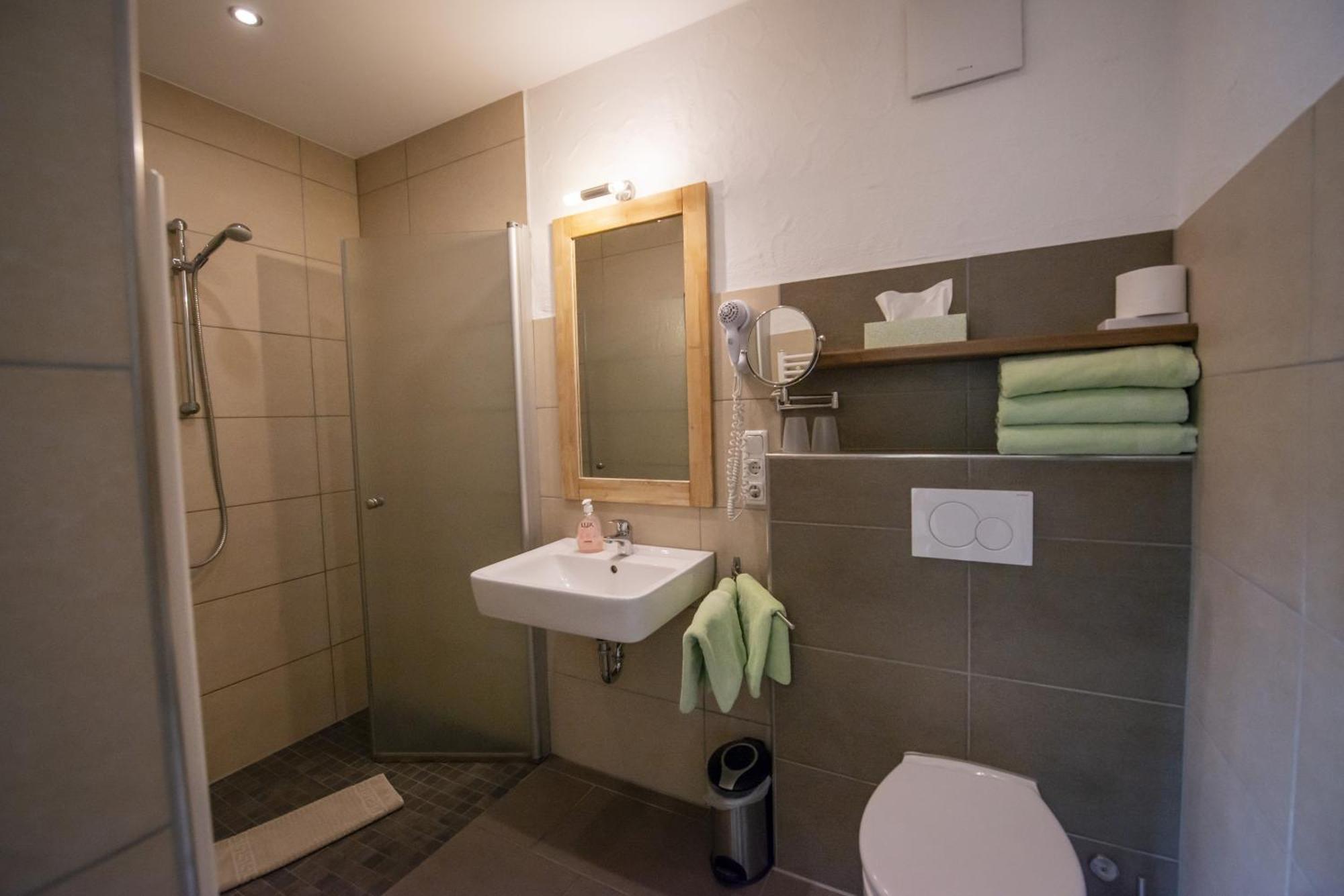 ลันด์กาสท์โฮฟ วินเซอร์ช็อยเนอ Hotel ฟาลวิก ภายนอก รูปภาพ